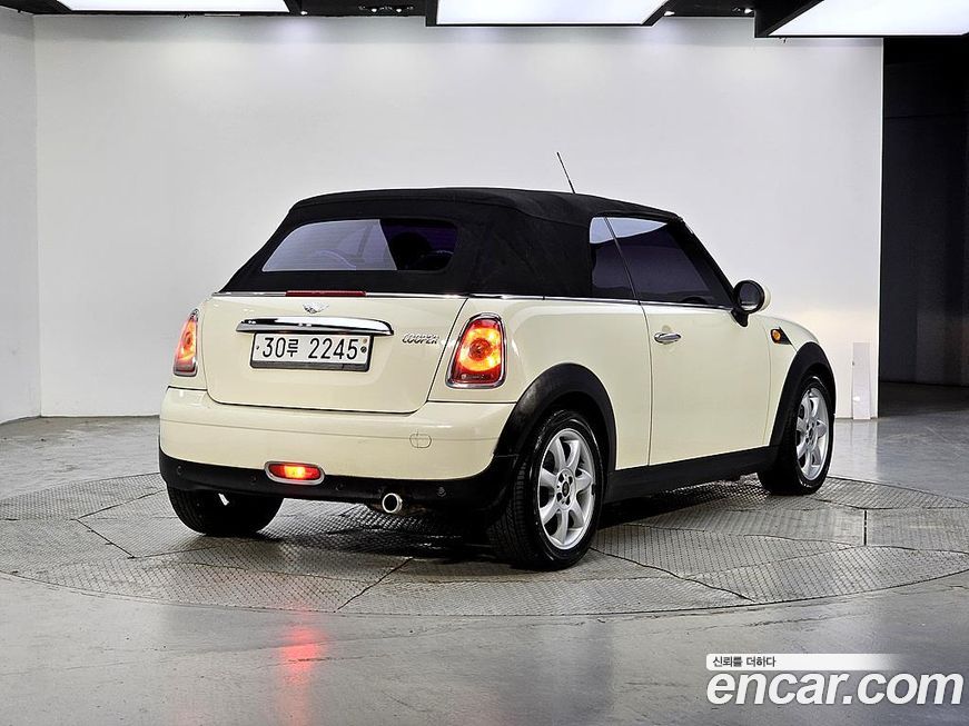 Mini Cooper Convertible 2010