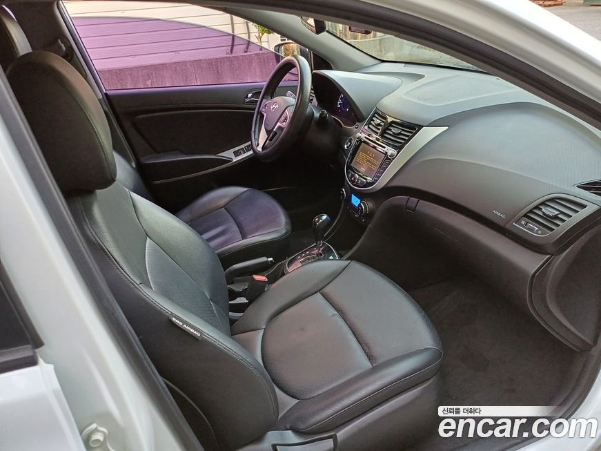 Hyundai Accent 2013