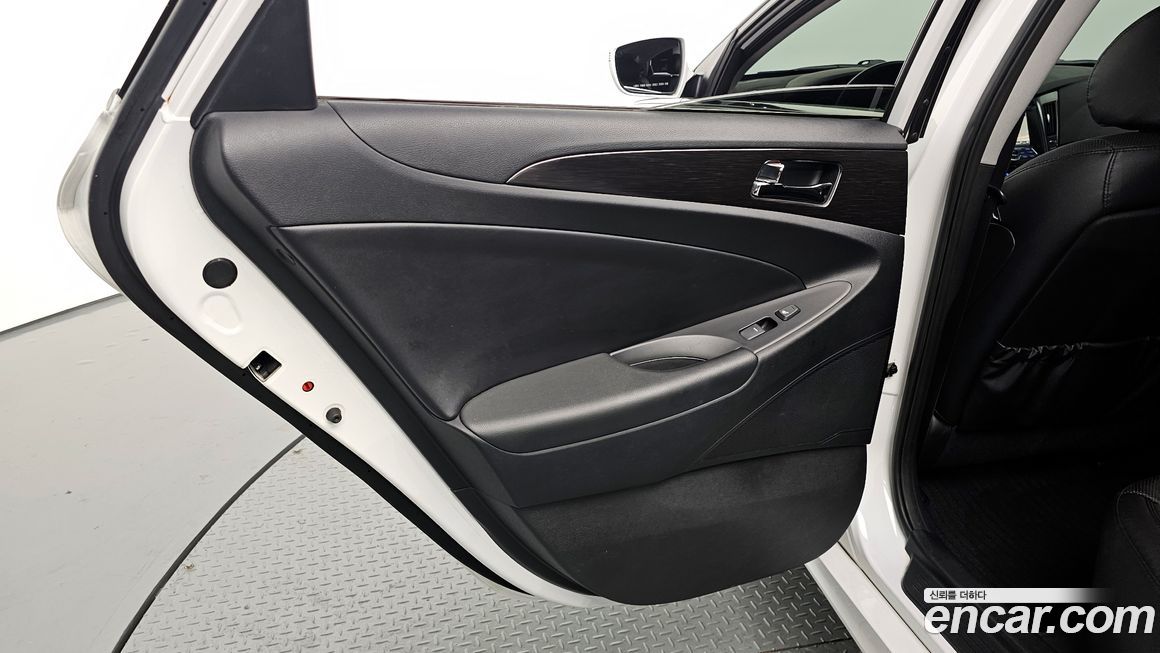 Hyundai Sonata 2012