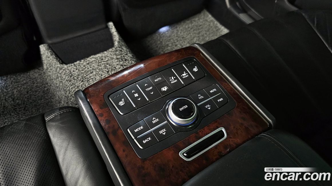 Hyundai Equus 2012