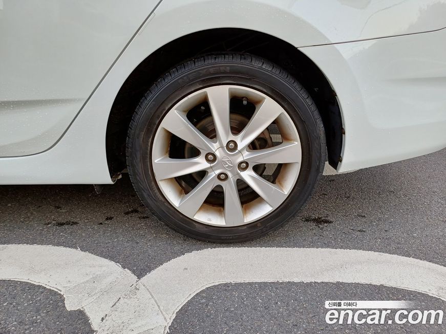 Hyundai Accent 2013