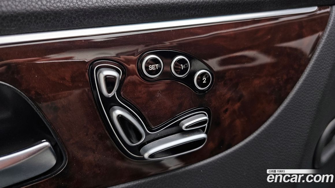 Hyundai Equus 2012