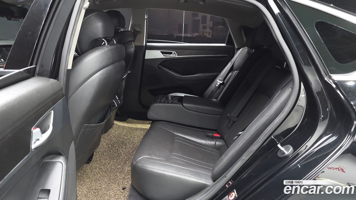 Hyundai Genesis 2016
