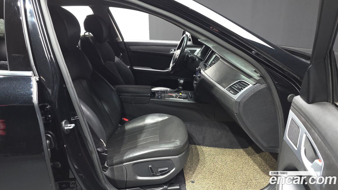 Hyundai Genesis 2016