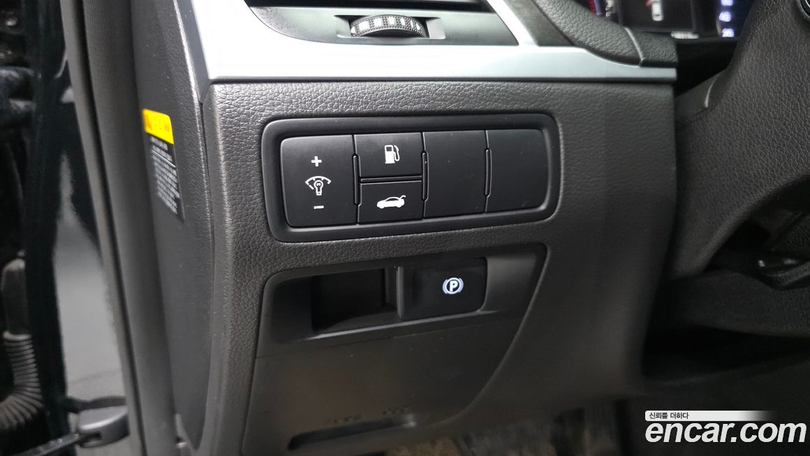 Hyundai Genesis 2016