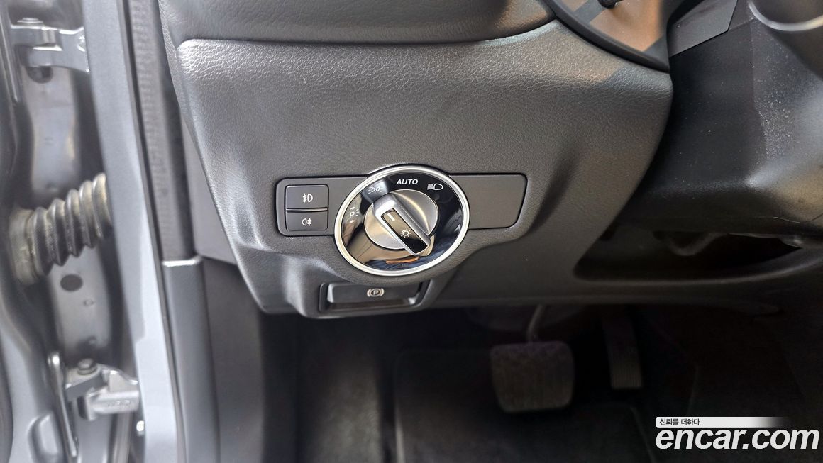Infiniti Q30 2019