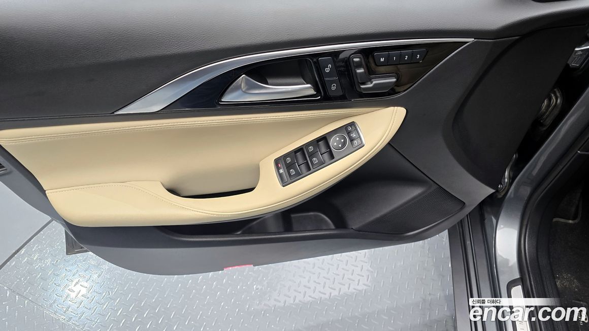 Infiniti Q30 2019