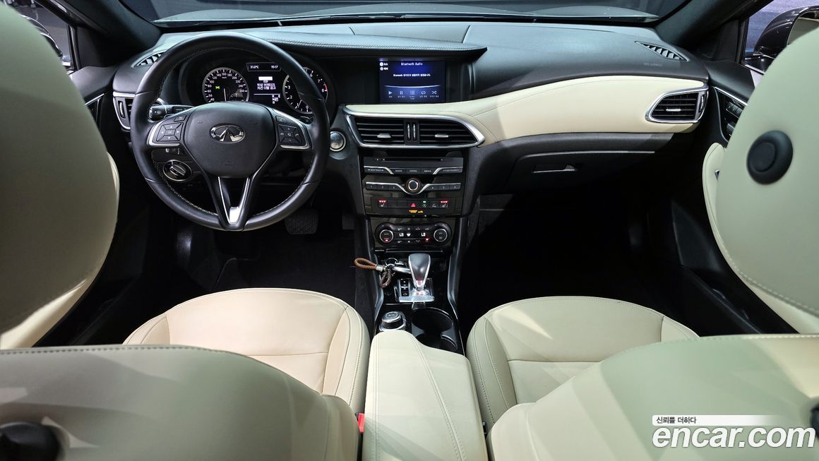 Infiniti Q30 2019