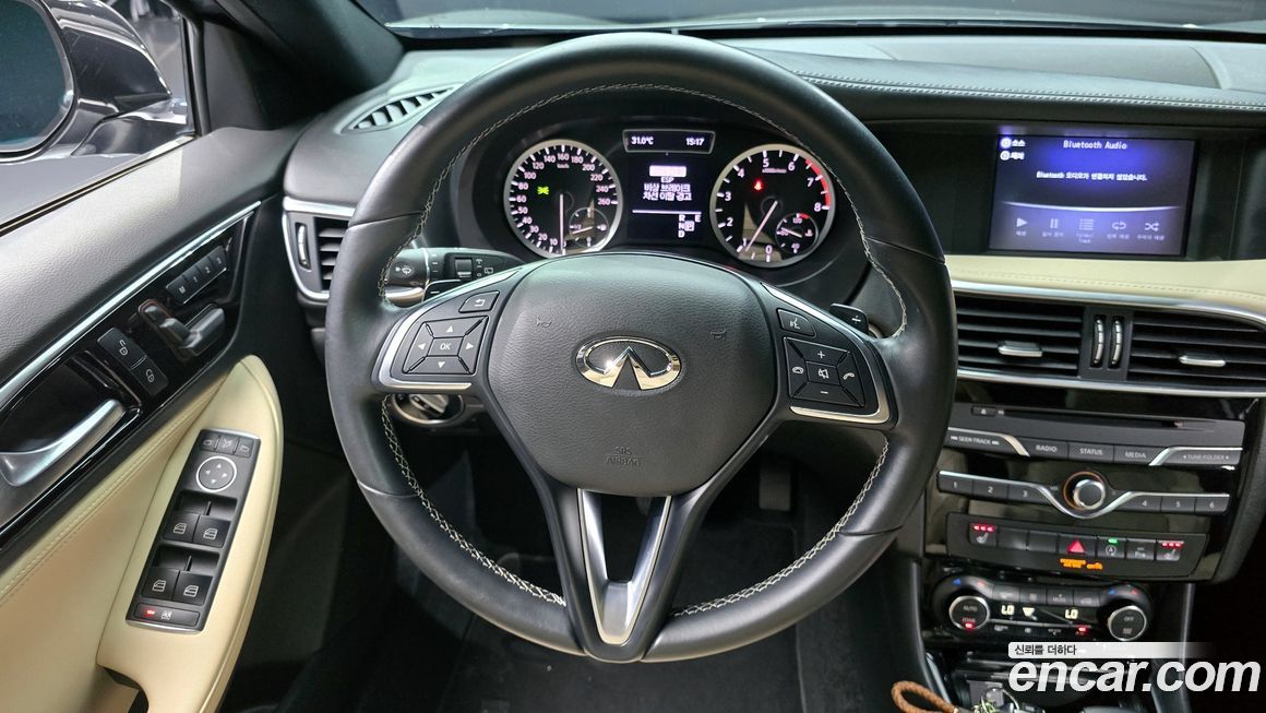 Infiniti Q30 2019