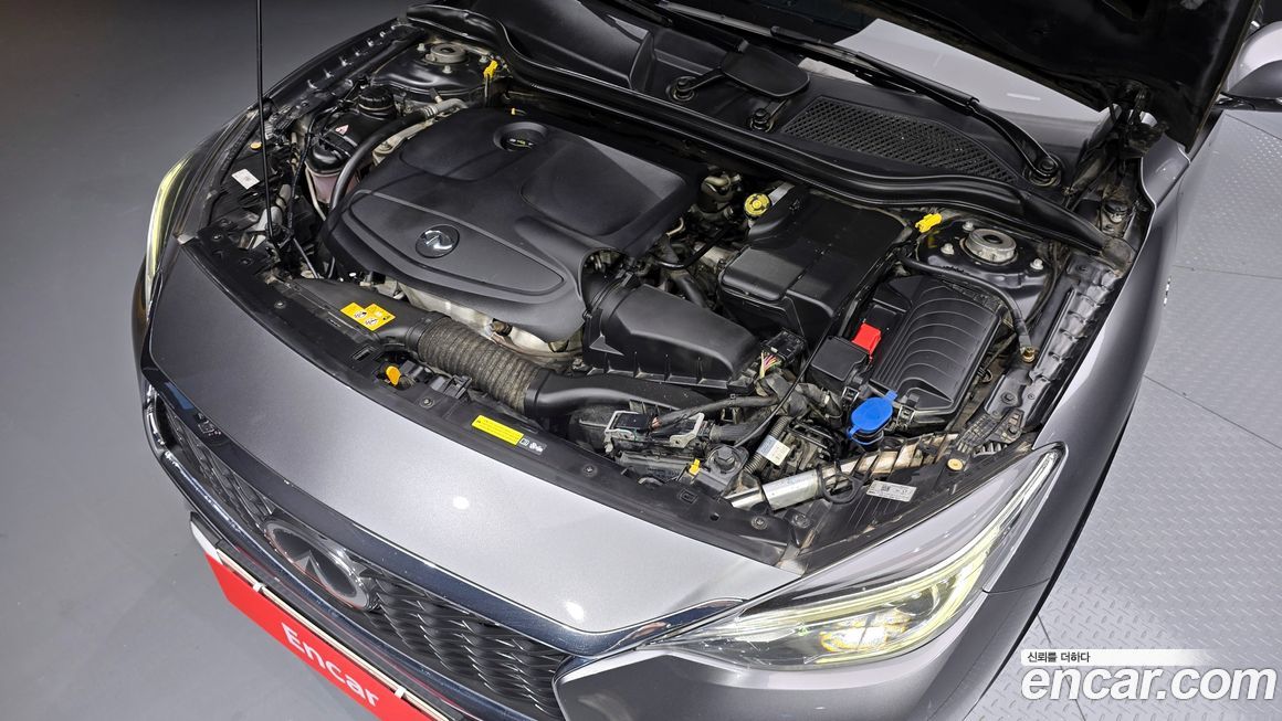 Infiniti Q30 2019