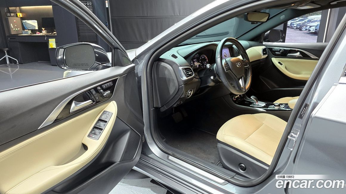 Infiniti Q30 2019