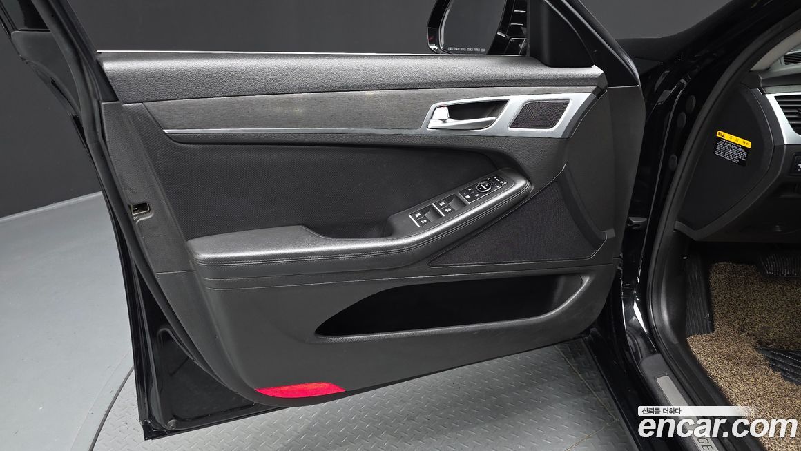 Hyundai Genesis 2016