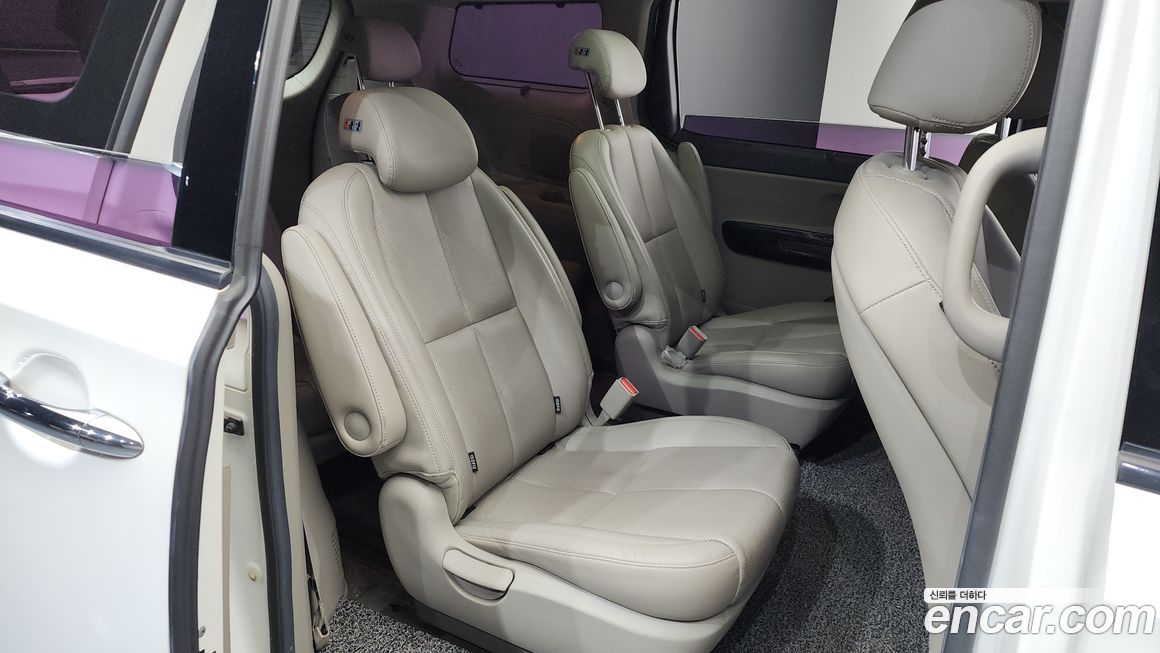 Kia Canival 2015