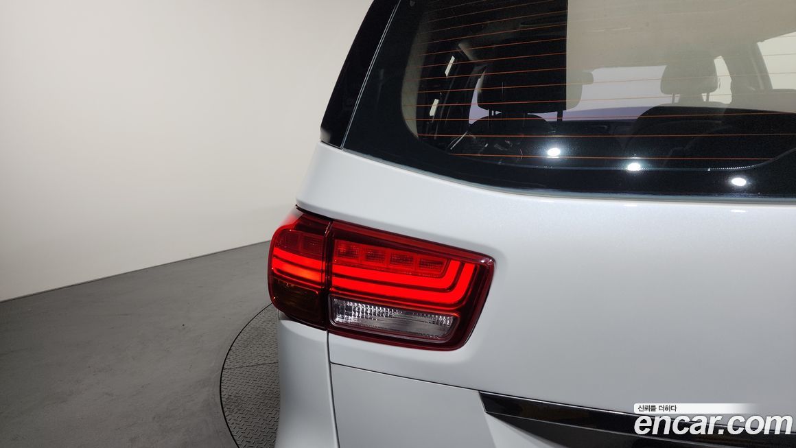 Kia Canival 2015