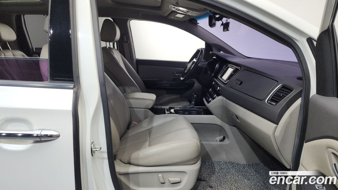 Kia Canival 2015