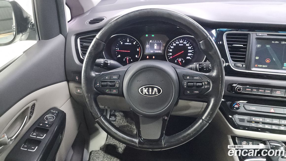 Kia Canival 2015