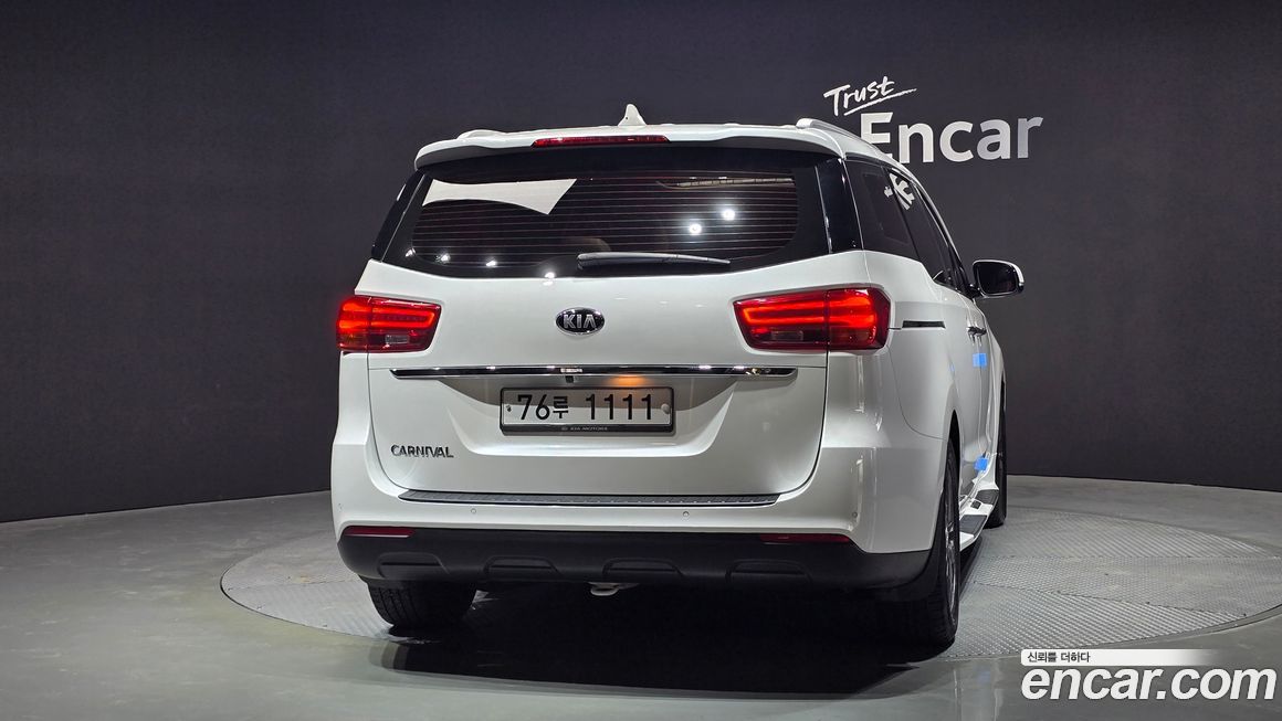 Kia Canival 2019