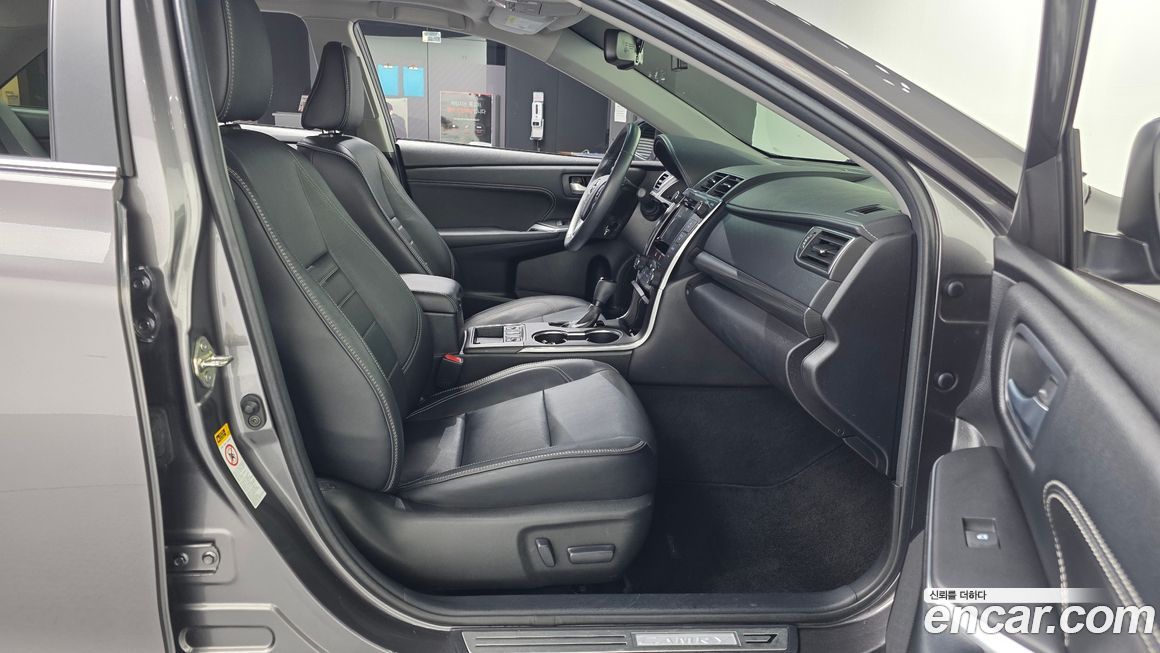 Toyota Camry 2016