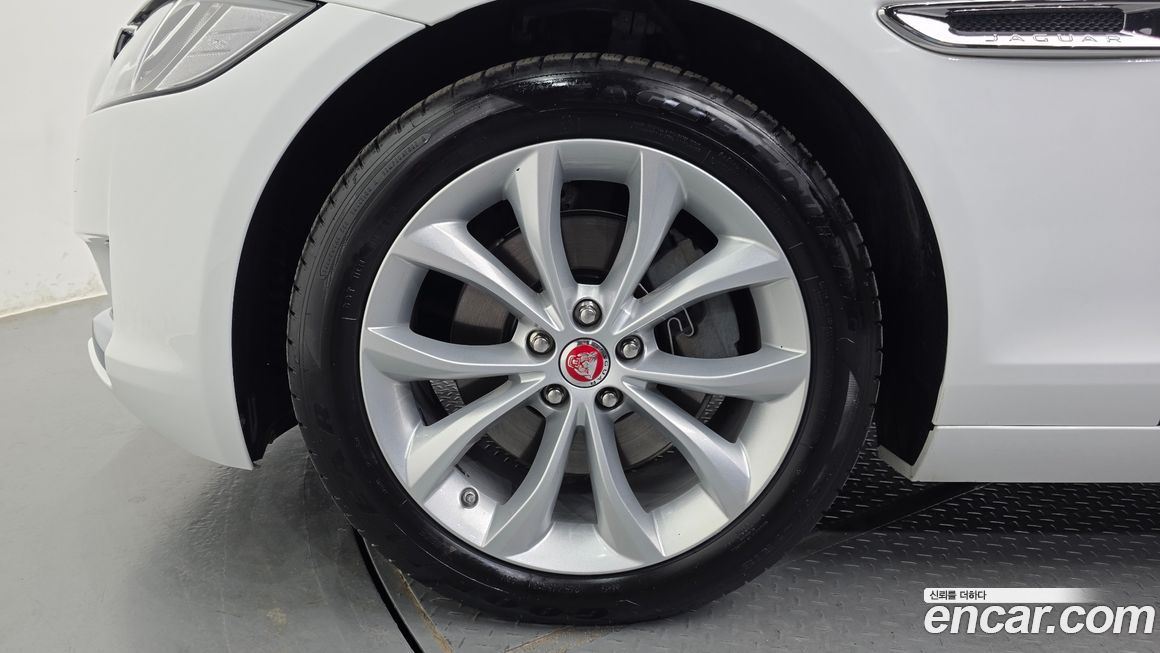 Jaguar XF 2019