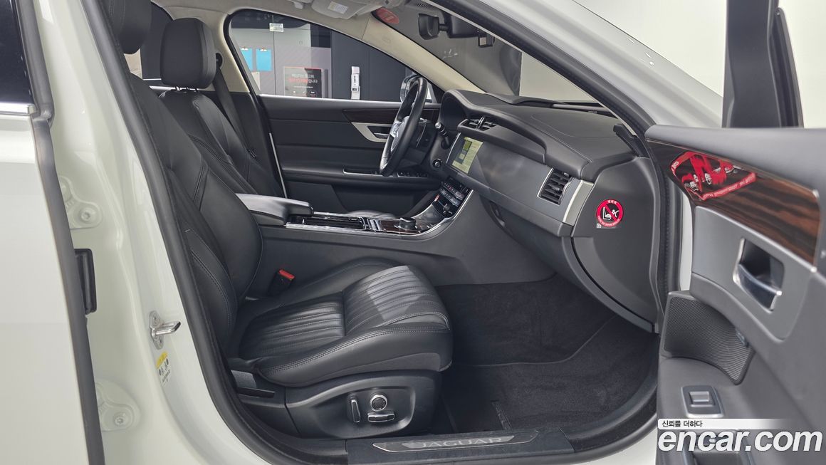Jaguar XF 2019