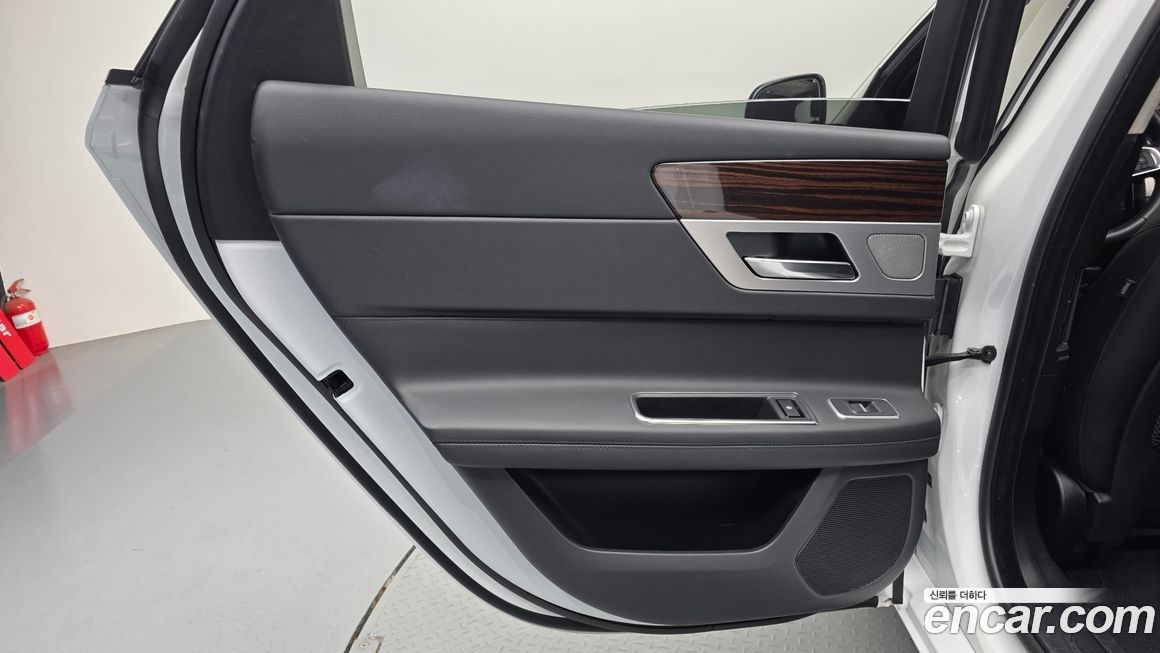 Jaguar XF 2019