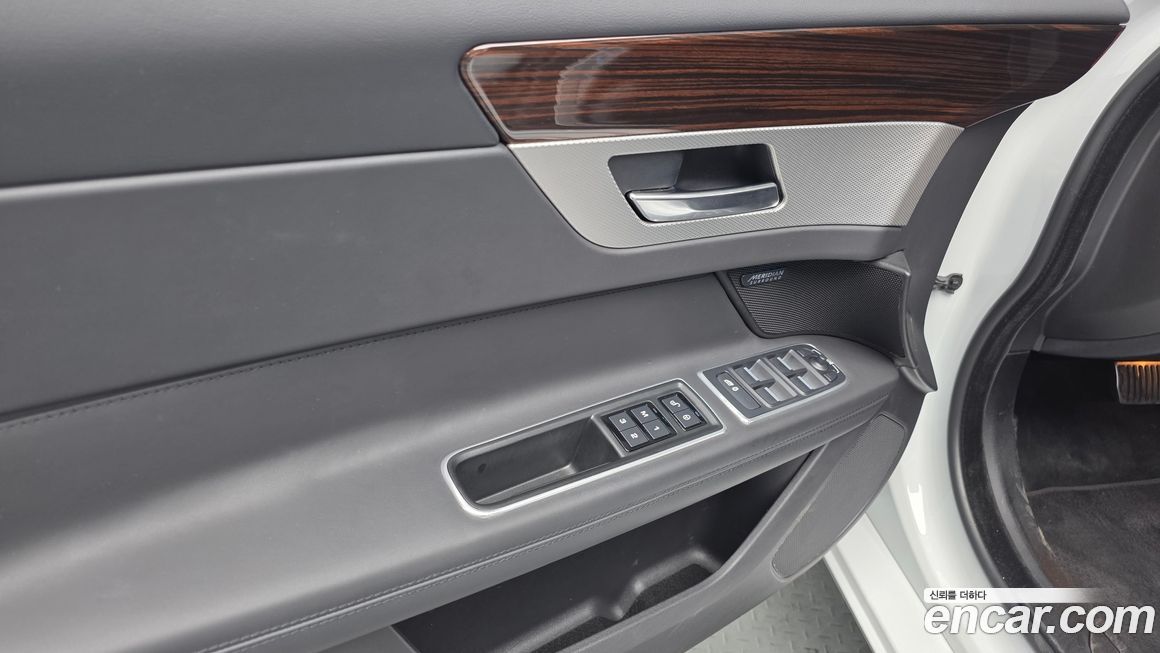 Jaguar XF 2019
