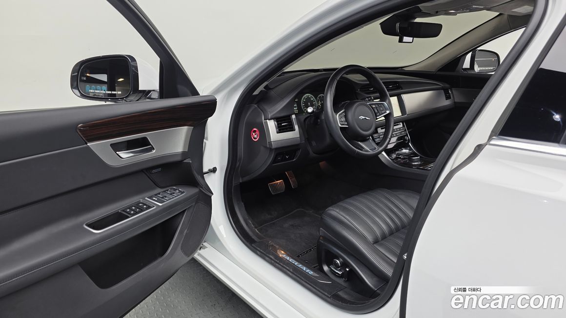 Jaguar XF 2019