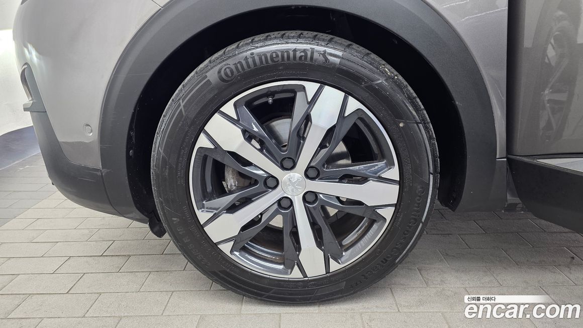 Peugeot 5008 2021
