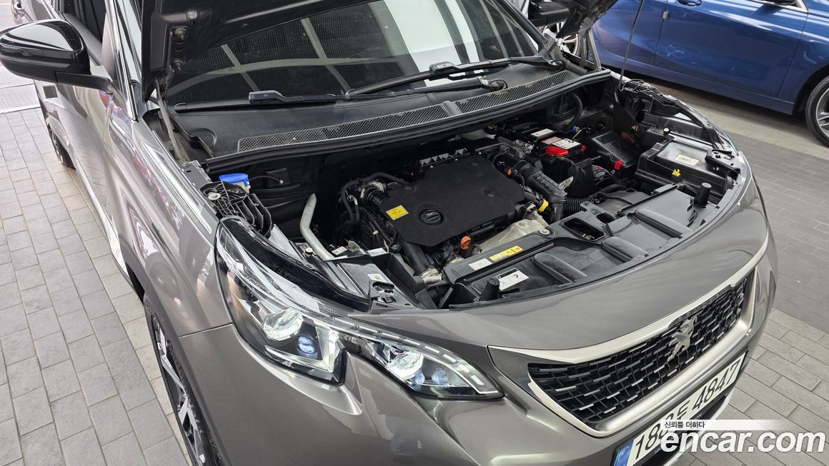 Peugeot 5008 2021