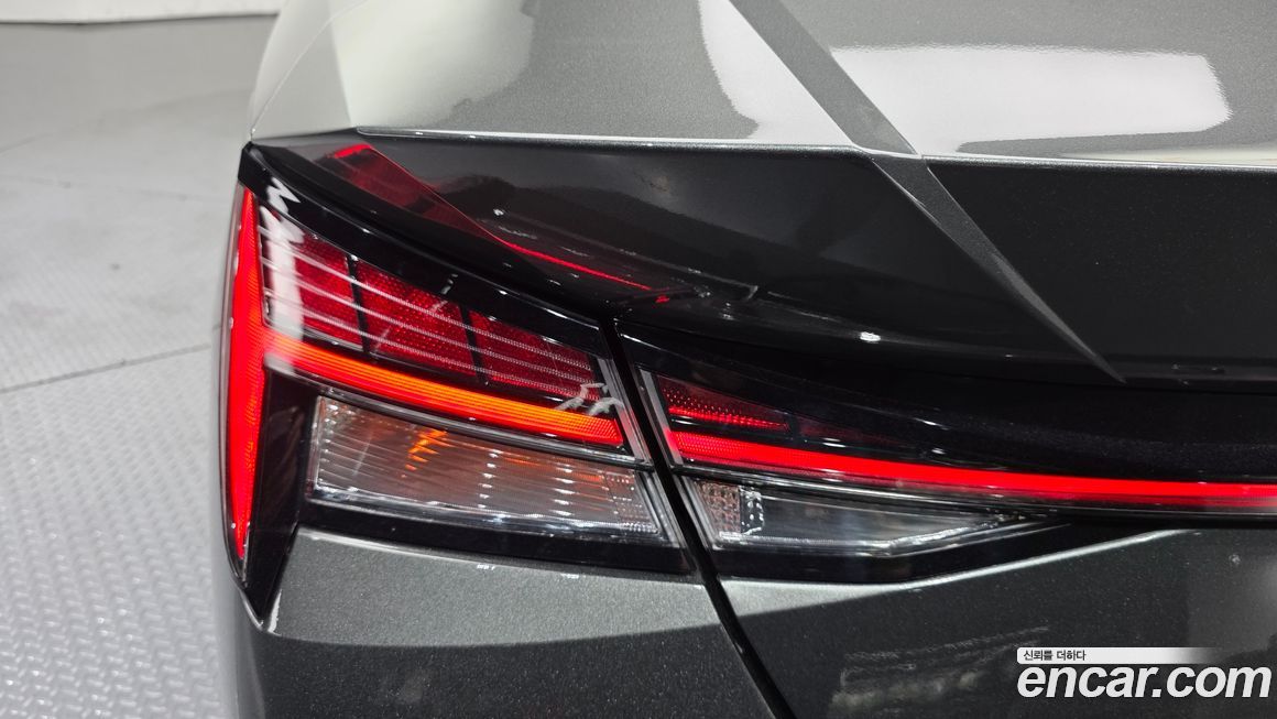 Hyundai AVANTE 2021