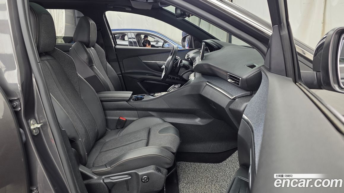 Peugeot 5008 2021