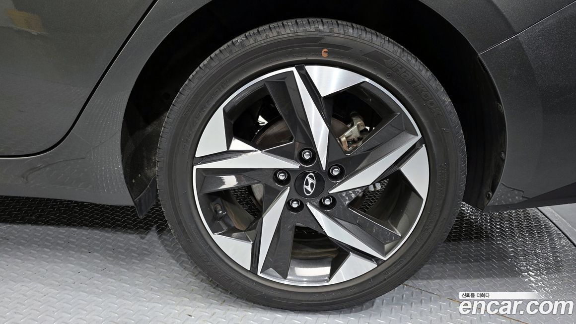 Hyundai AVANTE 2021
