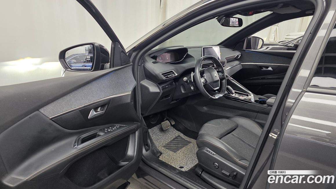 Peugeot 5008 2021