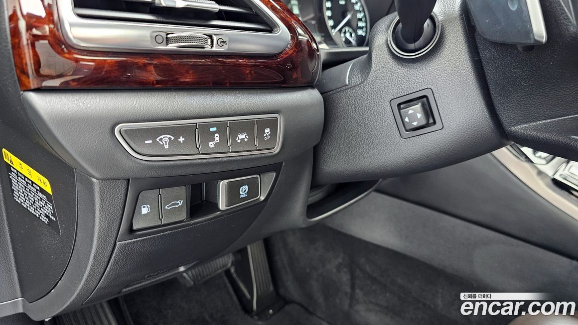Genesis EQ900 2017