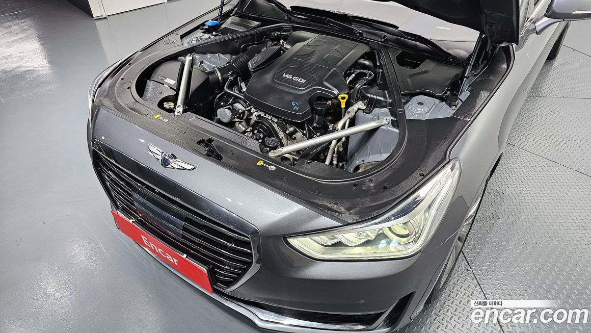Genesis EQ900 2017