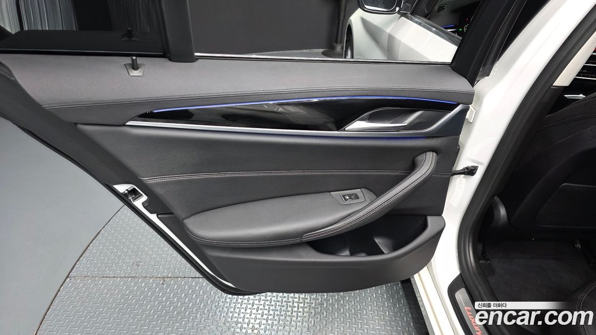 BMW 5-Series 2019