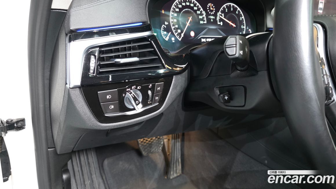 BMW 5-Series 2019
