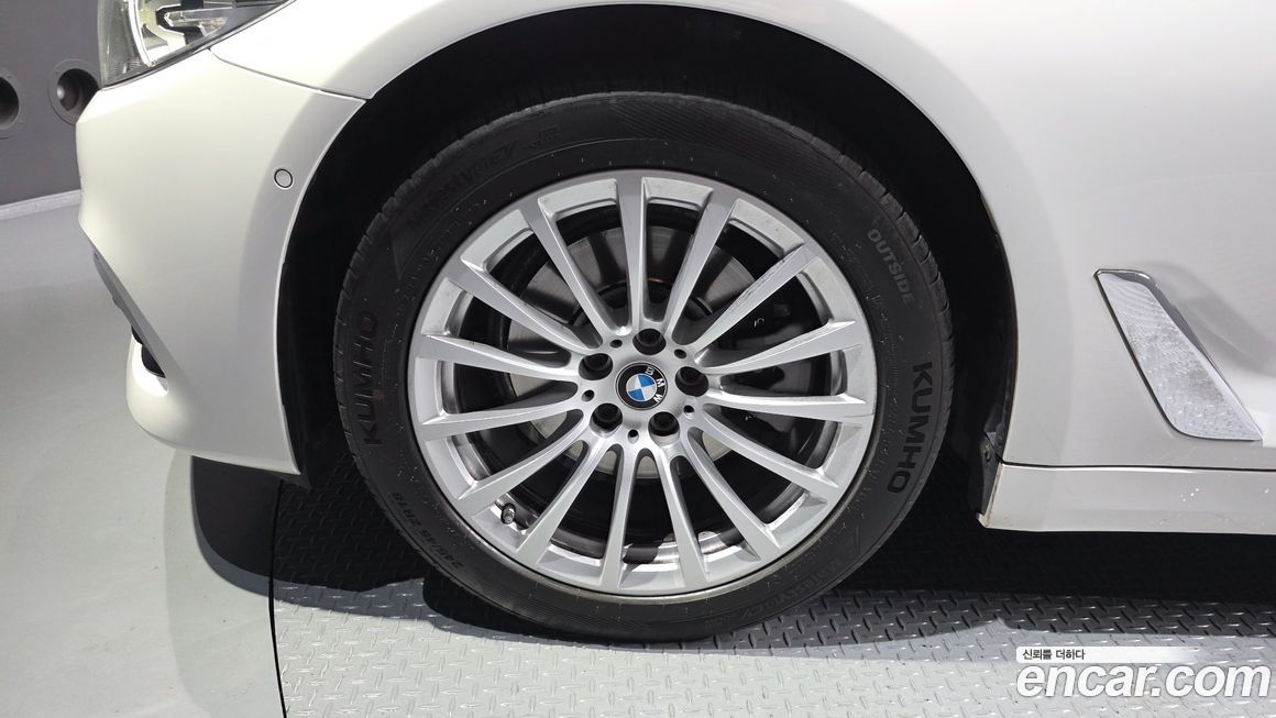 BMW 5-Series 2019