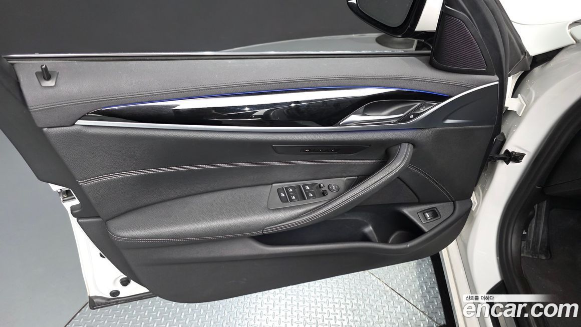 BMW 5-Series 2019