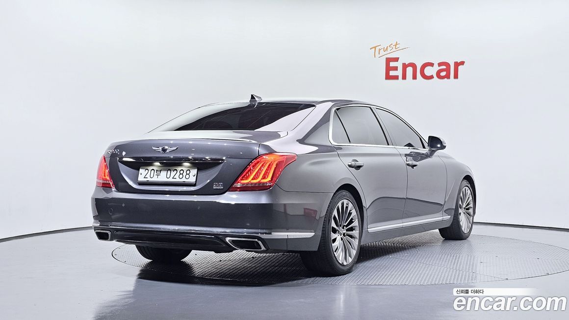Genesis EQ900 2017