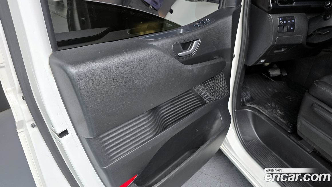 Hyundai Staria 2022