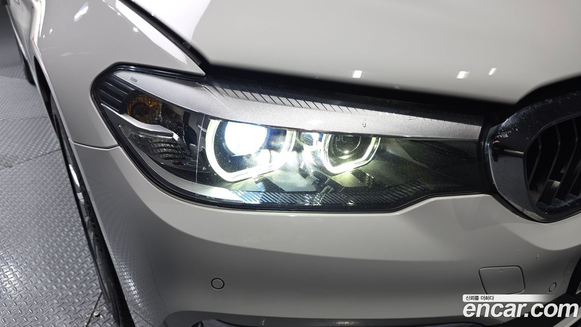 BMW 5-Series 2019