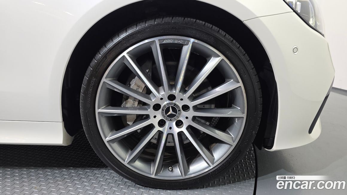 Mercedes-Benz E-Class 2021