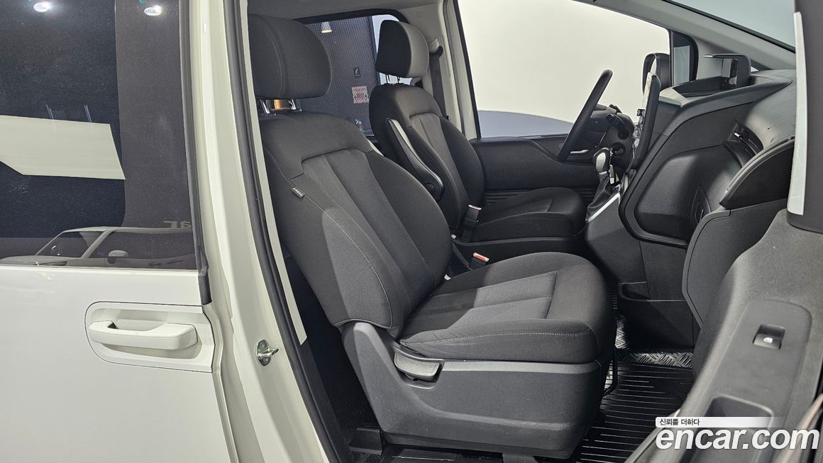 Hyundai Staria 2023