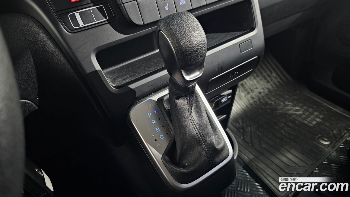 Hyundai Staria 2023
