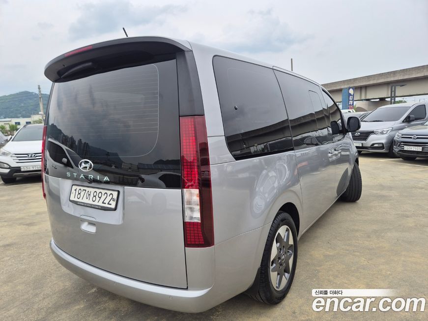 Hyundai Staria 2022