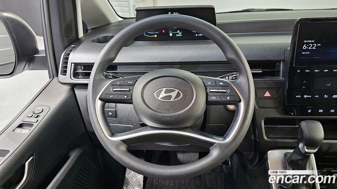 Hyundai Staria 2025