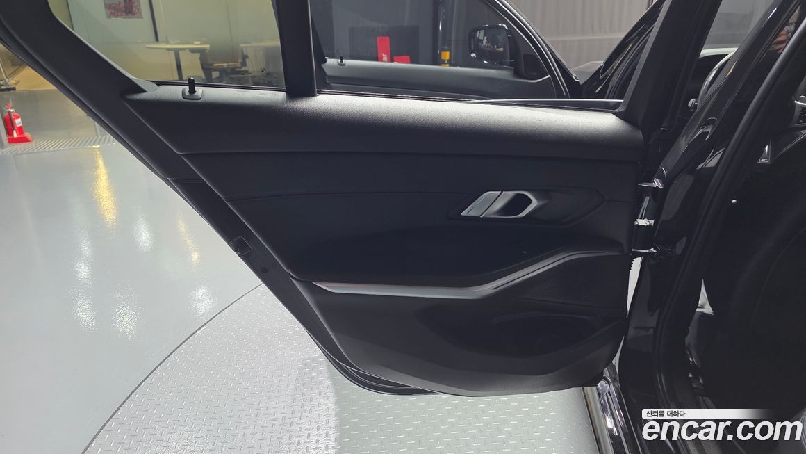 BMW 3-Series 2021