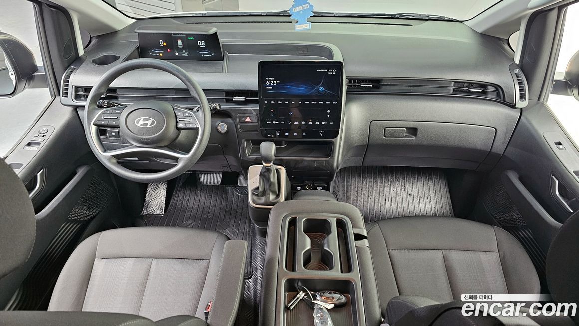 Hyundai Staria 2025