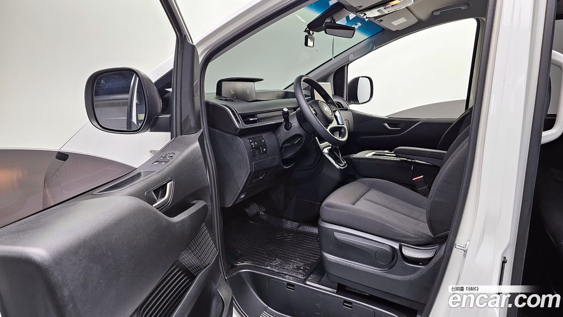 Hyundai Staria 2025